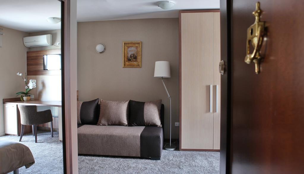 Garni Hotel Tema Nova Čačak Quarto foto